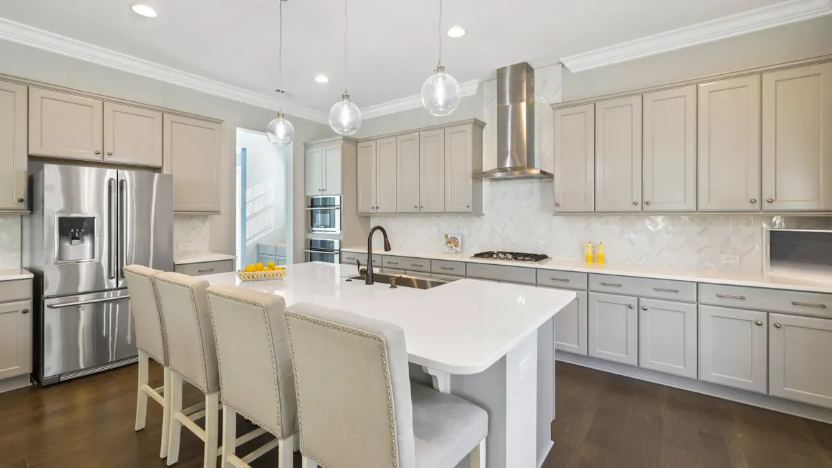 Designing with White Kitchen Cabinets